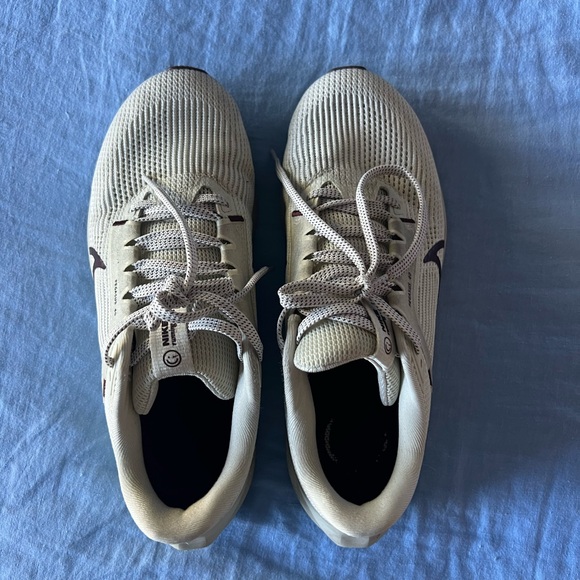 Nike Pegasus 40 Running Shoes Wowen’s 8 Brown & Mint/Creme - Picture 2 of 6